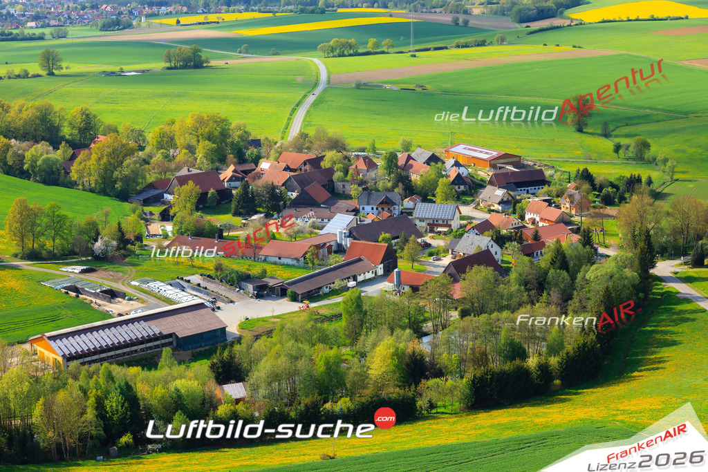 Die Luftaufnahme Hain - Küps wurde vom UL-Flugzeug (keine Drohne) aus fotografiert.Hohe Druck- Auflösung-die Geschenkidee!