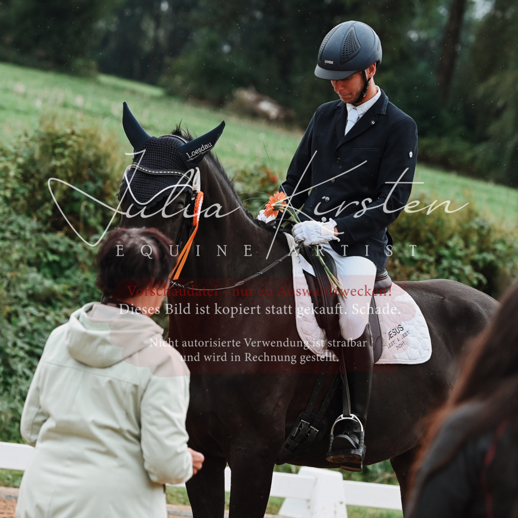 DSC_7252 | Pferde- und Turnierfotografie in Westsachsen. Pferdeportraits, Auftragszeichnungen und intuitive Kunst.