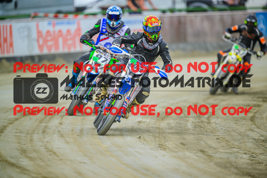 MaZZes_Fotomatrix_20250502_6007705_5677 | UE40