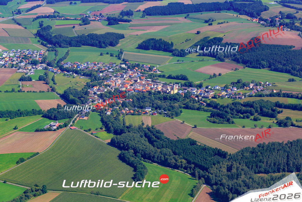 Die Luftaufnahme der Stadt Kohlberg wurde 2017 vom Flugzeug heraus erstellt ( keine Drohne )- hohe Auflösung für beste Qualität