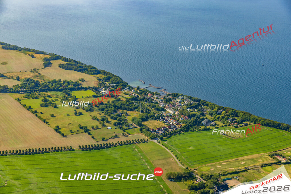 Luftaufnahme Natur Bäume Wald Lohme - Die Luftaufnahme wurde 2025 vom UL-Flugzeug heraus erstellt ( ohne Drohne ) - Hochauflösende Luftaufnahme - für professionelle Ausdrucke geeignet. Die Geschenkidee !Mit Lizenz und Bildrechte bestellbar