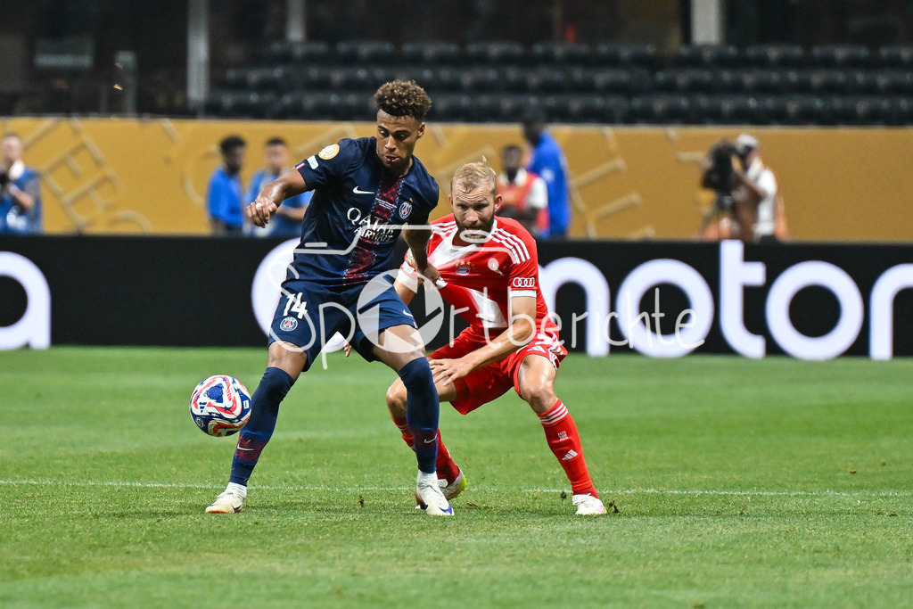 Paris Saint Germain - FC Bayern München | im Duell Desire DOUE (Paris SG 14) und Konrad LAIMER (FC Bayern Muenchen 27) / Zweikampf / FIFA Club World Cup: Paris Saint Germain - FC Bayern Muenchen, Mercedes Benz Stadium am 05.07.2025 / NOT FOR SALE IN USA