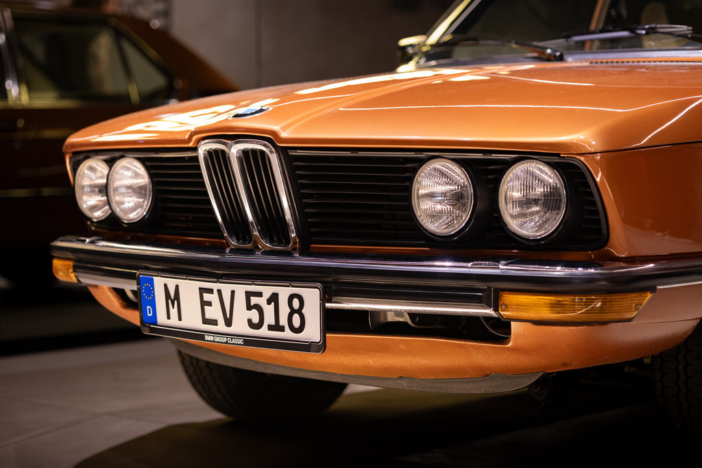 Der E12 | Ich bin ein Fotograf aus Berlin und fotografiere aus Spaß an der Freude :) Meinen Motiven setze ich keine thematischen Grenzen. Somit bin ich beispielsweise in der Tierfotografie, Landschaftsfotografie, Sportfotografie sowie Streetphotography anzutreffen.