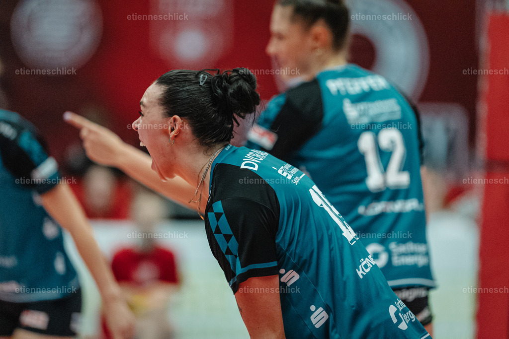 Dresdner SC - Binder Blaubären TSV Flacht, DEKRA 1. Bundesliga Frauen, Volleyball | Im Bild: Maia Dvoracek (15, Dresdner SC) freut sich über einen Punkt24.10.2026, Dresdner SC -  Binder Blaubären TSV Flacht, DEKRA 1. Bundesliga Frauen, Volleyball, Deutschland, Dresden, Cyberport Arena