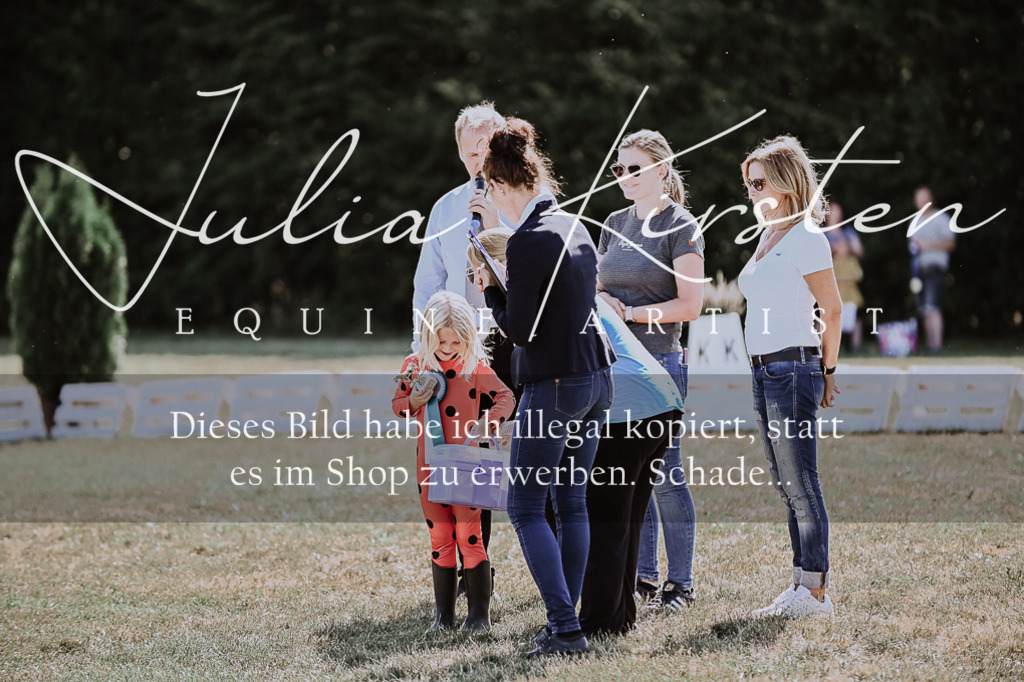 DSC_9211 | Pferde- und Turnierfotografie in Westsachsen. Pferdeportraits, Auftragszeichnungen und intuitive Kunst.