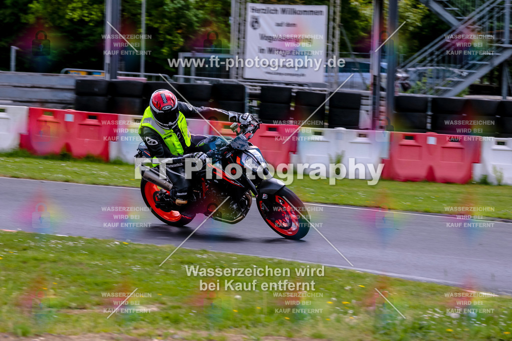 MotoTeamVBK-20989 | Hier findet Ihr Bilder von Touristenfahrten auf der Nürburgring Nordschleife oder von anderen Veranstaltungen die ich besucht habe. Viel Spass beim Durch Schauen 