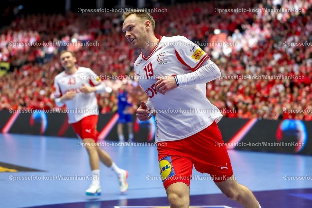 EHF18012602060 | 18.01.2026, Handball, Men's EHF EURO 2026, Dänemark - Rumänien, Jyske Bank Boxen in Herning, Dänemark, Preliminary Round:  Mathias Gidsel (Denmark #19) jubelnd