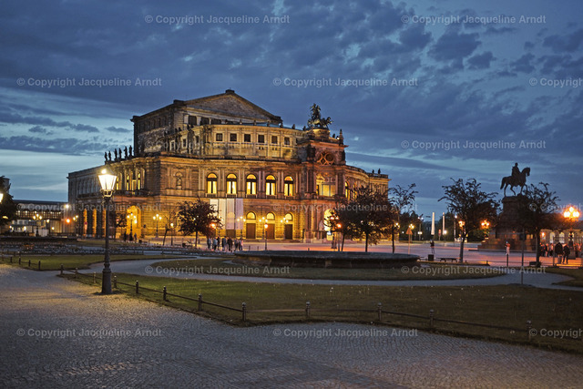 semperoper_ | Fotografie Photography Dresden Photoshooting  Fotoshooting Fotografin Dresdencity Bilder  Foto Dresdenvideos Kalender Postkarten Bilderdownload Portrait Hochzeitsfotografie Familienfotos Bewerbungsbilder Studiofotografie Fotograf Dresdenbilder Business - Realisiert mit Pictrs.com