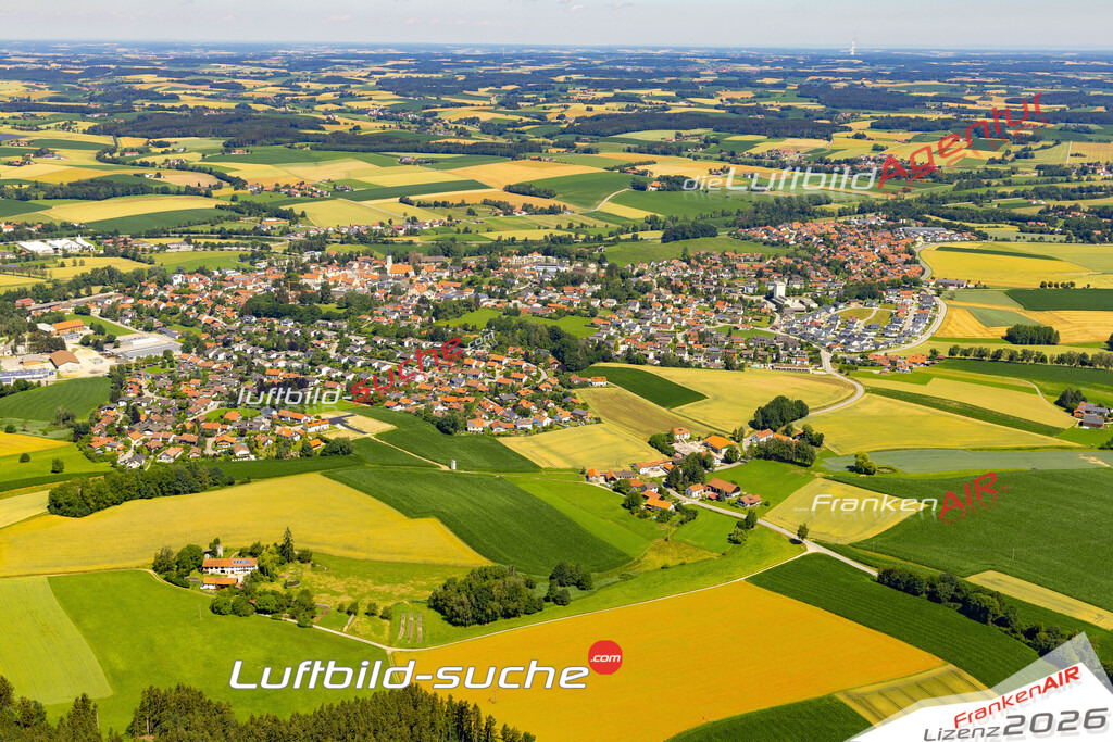 Das Luftbild der Stadt Velden wurde 2022 vom Flugzeug heraus erstellt (keine Drohnen-Aufnahmen) Aufnahmehöhe ca.450 Meter- hohe Bildauflösung und Druck-Qualität. Garantiert!