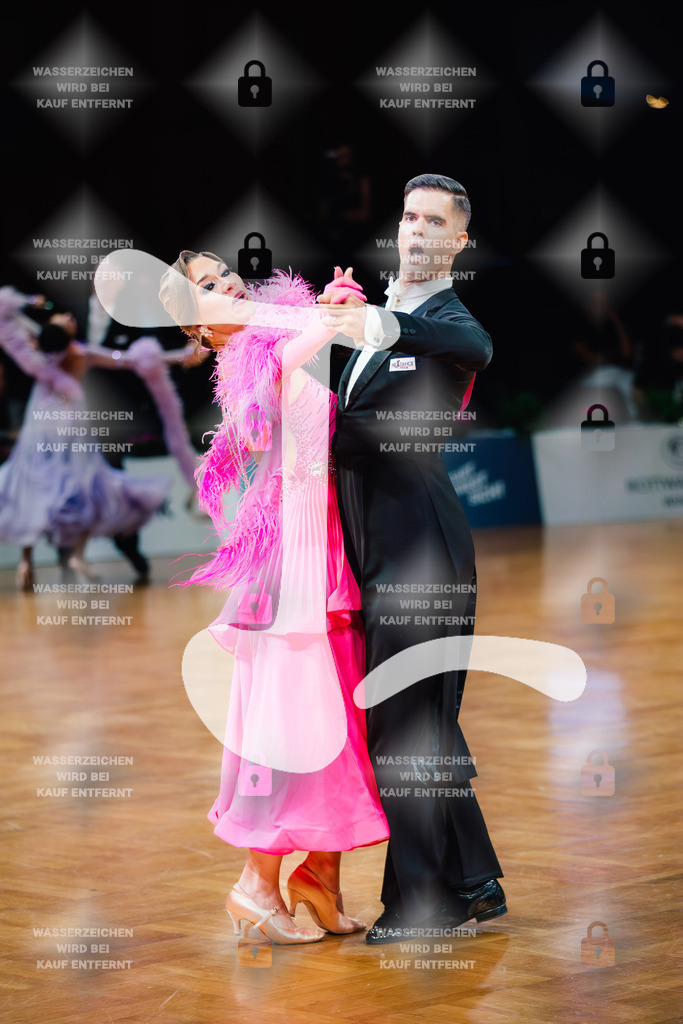 GOC 2025 - WDSF Open Standard Senior I 16th (24) Martin Benysek _ Martina Benyskova (Czechia)-2025-08-21-9931 | Webshop for digital downloads and prints of dance sport, event & show photographer Julian Link - Realisiert mit Pictrs.com