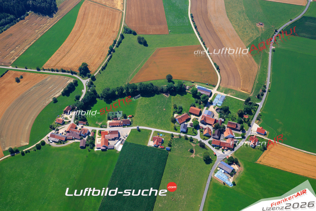 Die Luftaufnahme Gronatshof - Birgland wurde vom UL-Flugzeug (keine Drohne) aus fotografiert.Hohe Druck- Auflösung-die Geschenkidee!