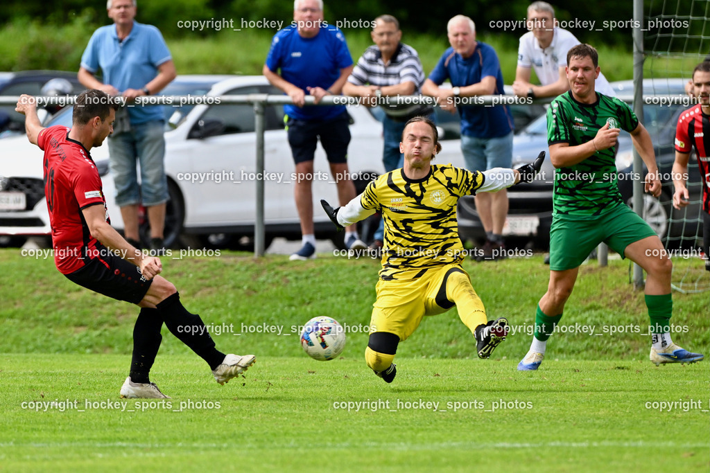 ATUS Nötsch vs. SC Landskron | #10 Andreas Orter ATUS Nötsch, #1 Aric Leon Haimburger SC Landskron, #21 Fabio Gödel SC Landskron, ATUS Nötsch vs. SC Landskron, ATUS Nötsch vs. SC Landskron am 26.07.2025 in Nötsch (Dobratsch Arena), Austria, (Photo by Bernd Stefan)