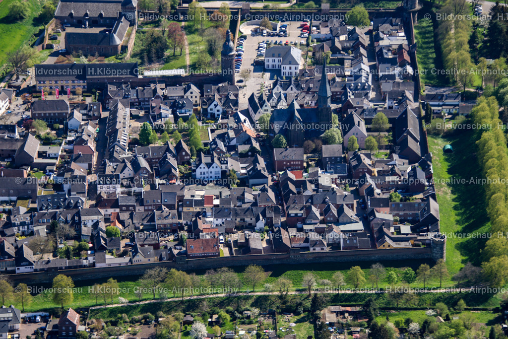 Zons alte Festung am Rhein-2366 | Luftbilder und Luftbildfotografie , Digital und Printbilder auf Leinwand , Alu Dibond , Acrylglas , Poster oder Download-Datei für private und gewerbliche Verwendung im Shop online bestellen. - Realisiert mit Pictrs.com