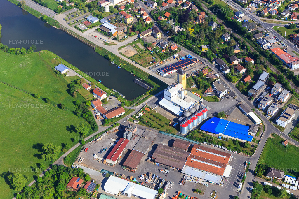 Luftbild: Gewerbegebiet Hafen mit XXL-Automotive GmbH & Co. KG, BayWa AG Baustoffe Haßfurt und Wasserstraßen- und Schifffahrtsamt Main - Außenbezirk Haßfurt in Haßfurt im Bundesland Bayern in Deutschland.Foto: IMG_099886.jpg vom 25.05.2017 durch Werner Riehm/FLY-FOTO.deKFZ Werkzeug Onlineshop, Spezialwerkzeug für Profis | XXL-AutomotiveFacebookWSA Main
