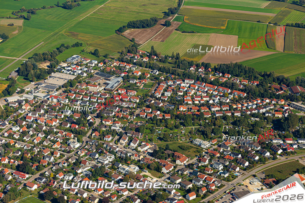 Aktuelles Luftbild von Oberbernbach Aichach Kauf mit Lizenz / Bildrechten möglich- Die Luftaufnahme wurde 2021 mittels UL-Flugzeug erstellt ( keine Drohne ) - hochauflösende Kamera-Systeme von  Canon -Beste Qualität - Für grossformatige Ausdrucke geeignet. Die Geschenkidee !