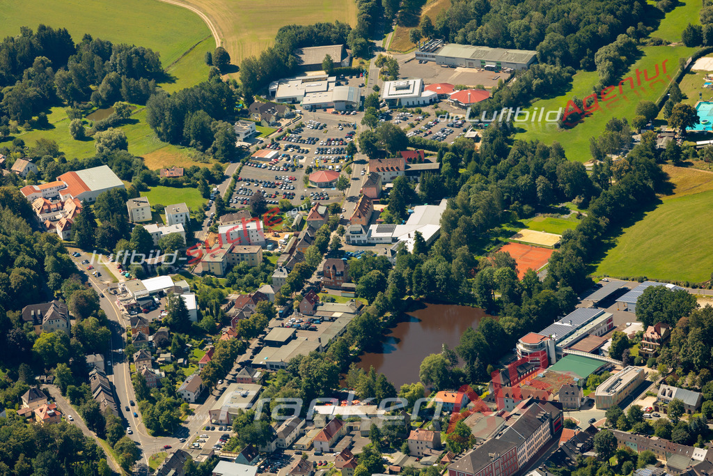 eisweiher-wunsiedel-89-2023 | Das Luftbild zeigt : Eisweiher Wunsiedel - Die Luftaufnahme wurde 2023 vom UL-Flugzeug aus erstellt ( keine Drohne ) - 
Hochauflösende Luftaufnahme - Für grossformatige Ausdrucke geeignet. Die Geschenkidee !
Mit Lizenz und Bildrechte bestellbar