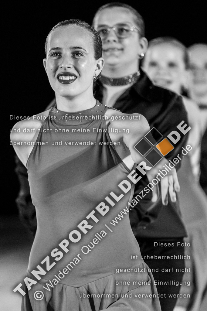 20250503-00722 | Hier finden Sie Tanz Bilder vom Latein und Standard Formationen tanzen. Sportbilder vom Tanzsport. Schöne Fotos und von Weltmeisterschaft, Europameisterschaft, Bundesliga, Regionalliga, Oberliga und Landesliga sowie von GOC Stuttgart, DanceComp, WM Bremen