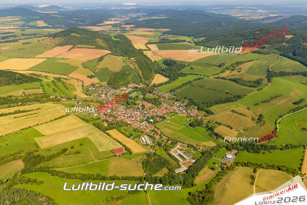 Bild der Stadt Roßdorf - Die Luftaufnahme wurde 2025 vom UL-Flugzeug heraus erstellt ( keine Drohne ) - Hochauflösende Luftaufnahme - für professionelle Ausdrucke geeignet. Die Geschenkidee !Hier alle&nbsp;Infos zur Lizenzierung der LuftaufnahmeWir fliegen auch dieses Jahr wieder in Ihre Region um Luftbilder zu erstellen.- Luftbild anfragen