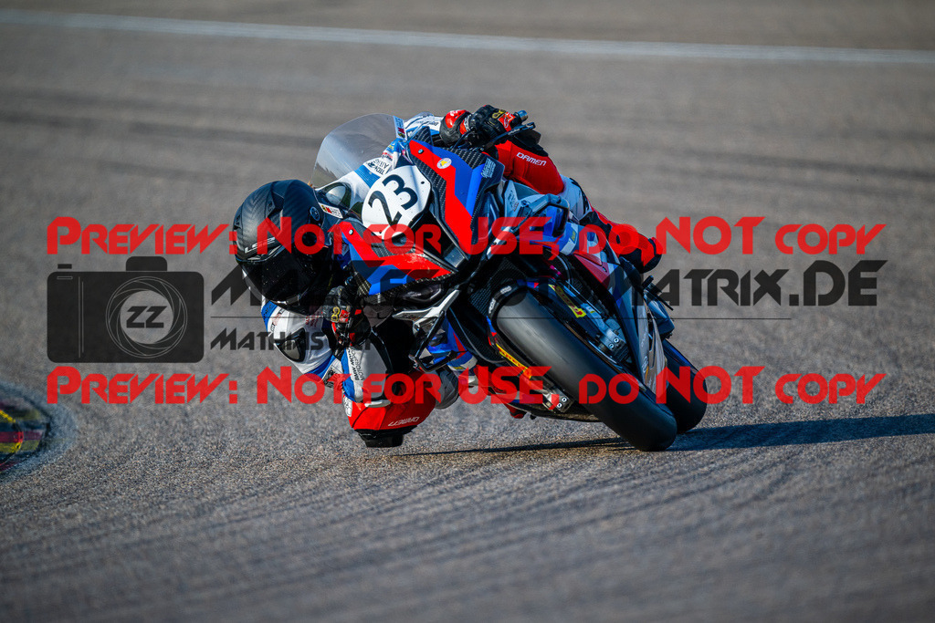 MaZZes_FotoMatrix_240504_6007705_6102 | STK1000
