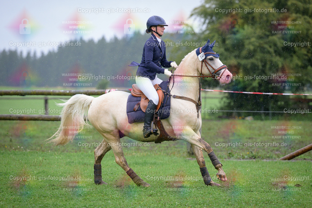 140_Wandel_Catrin_Paradiso-33_A1_Springen_250802_04 | gis-fotografie