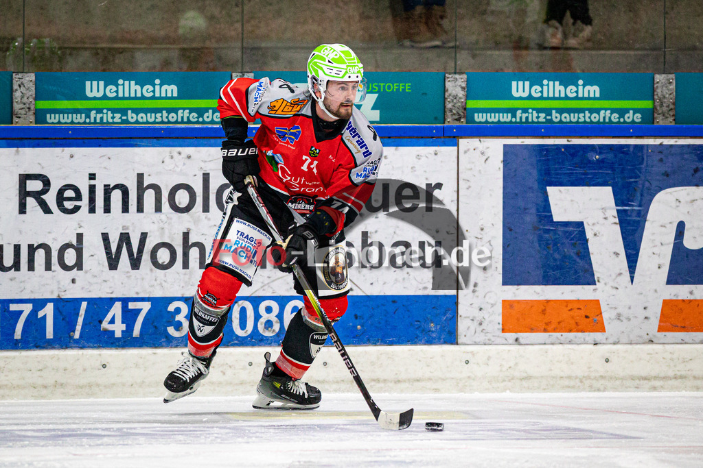 TSV Peißenberg MINERS gegen EHC Waldkraiburg DIE LÖWEN | Eishockey Bayernliga Herren Vorrunde 2024/25, TSV Peißenberg MINERS gegen EHC Waldkraiburg DIE LÖWEN, 20250124,Marek HALODA (MINERS 74) in Aktion, Freisteller,2025-01-24 in Peißenberg (Eisstadion Peißenberg)Marek HALODA (MINERS 74)Copyright: WolfgangxLindner foto-lindner.de
