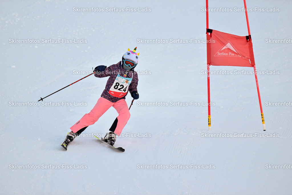 SRF_25.12.2025_0079 | Skirennfotos,Serfaus,Fiss,Ladis,Kinderskirennen,Winter,Tirol,Oberland,skirace,SFL,feelfree,weil wir's genießen,ski,Ski,skifahren,Sonnenplateau, - Realisiert mit Pictrs.com