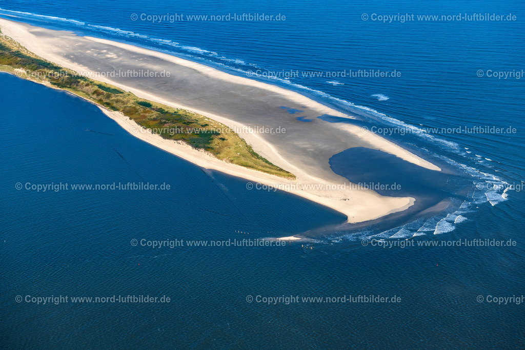 Wangerooge_Alter_Hafen_ELS_6140091022 | WANGEROOGE 09.10.2022 Wattenmeer der Nordsee- Küste mit Segelbooten vor Wangerooge im ehemaligen alten Hafen im Bundesland Niedersachsen, Deutschland. Weiterführende Informationen bei: Kurverwaltung Nordseeheilbad Wangerooge. // Wadden Sea of a??a??the North Sea coast with sailing boats in front of Wangerooge in the former old port in the state Lower Saxony, Germany. Further information at: Kurverwaltung Nordseeheilbad Wangerooge. Foto: Martin Elsen