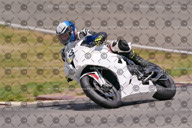 26bt05-1384 | markuskiefer.com - Realisiert mit Pictrs.com