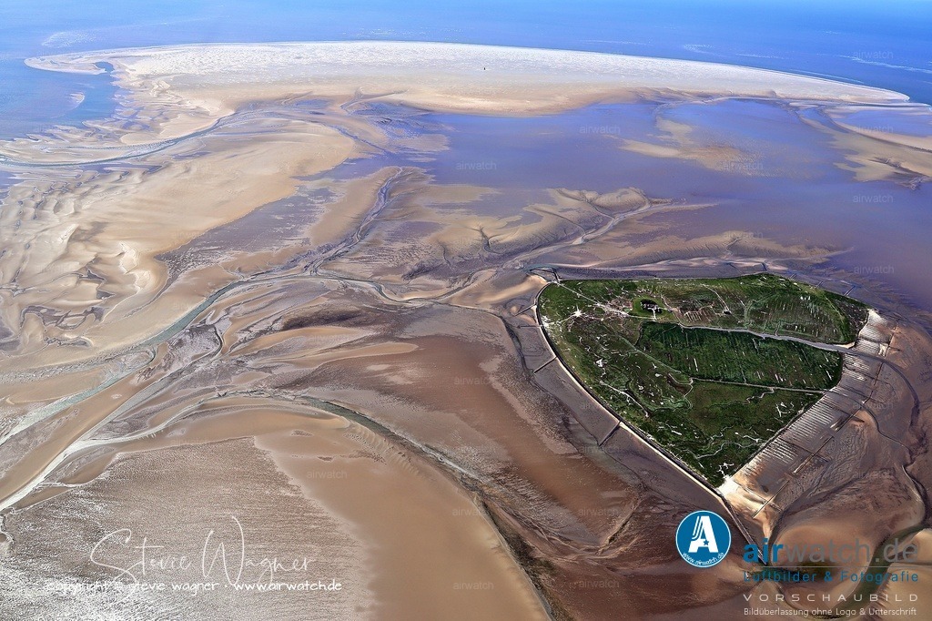 Halligen-Inseln-Weltnaturerbe-Wattenmeer-Mai-23-airwatch-wagner-240A3174 | Entdecken Sie atemberaubende Luftbilder und Fotografien auf airwatch.de - Tauchen Sie ein in eine Welt voller faszinierender Aufnahmen aus der Vogelperspektive.