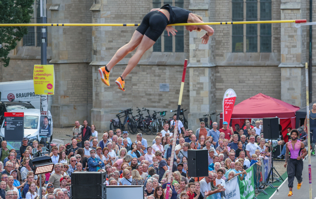 top-top.de-250828-195 | Foto, Video, Fotografie, Videografie, Fotobox, DJ, Discjockey, Musik, Musikbox, Veranstaltung, Photobooth, Amazon, Ebay, Buchtipp, Bestseller, Autor, Verlag, Buch, Wesel, Hamminkeln, NRW, Dinslaken, Rees, Drohne, Hochzeit, Party, Fotobox, Wesel, Fotograf