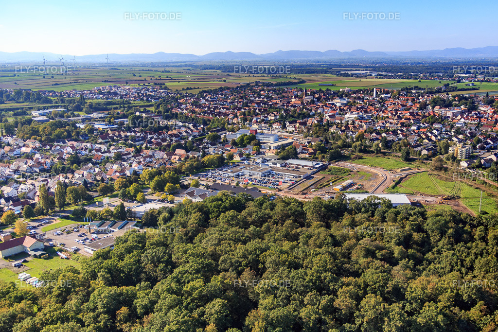 Gewerbegebiet Lauterburger Straße | Luftbild: Gewerbegebiet Lauterburger Straße in Kandel im Bundesland Rheinland-Pfalz in Deutschland. Foto: IMG_072842.jpg vom 23.09.2014 durch Werner Riehm/FLY-FOTO.de - Realisiert mit Pictrs.com