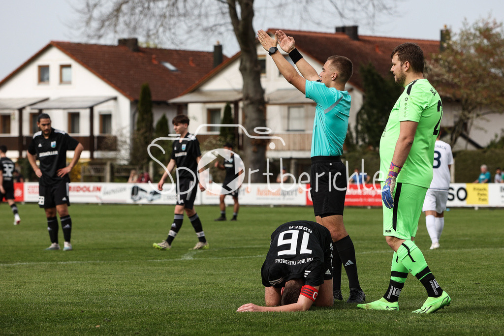 BC Aichach - TSV Friedberg | Professionelle Sportfotos aus den Bereichen Fußball, Eishockey, Handball und vieles mehr. Ob Sieg oder Niederlage
