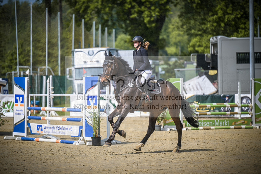DOS_6870 | Entdecke hochwertige Reitturnierfotos von Foto Oger. Professionell, emotional und authentisch – jetzt Lieblingsmomente im Shop bestellen.Deutschlandweite Turnierfotografie. - Realisiert mit Pictrs.com