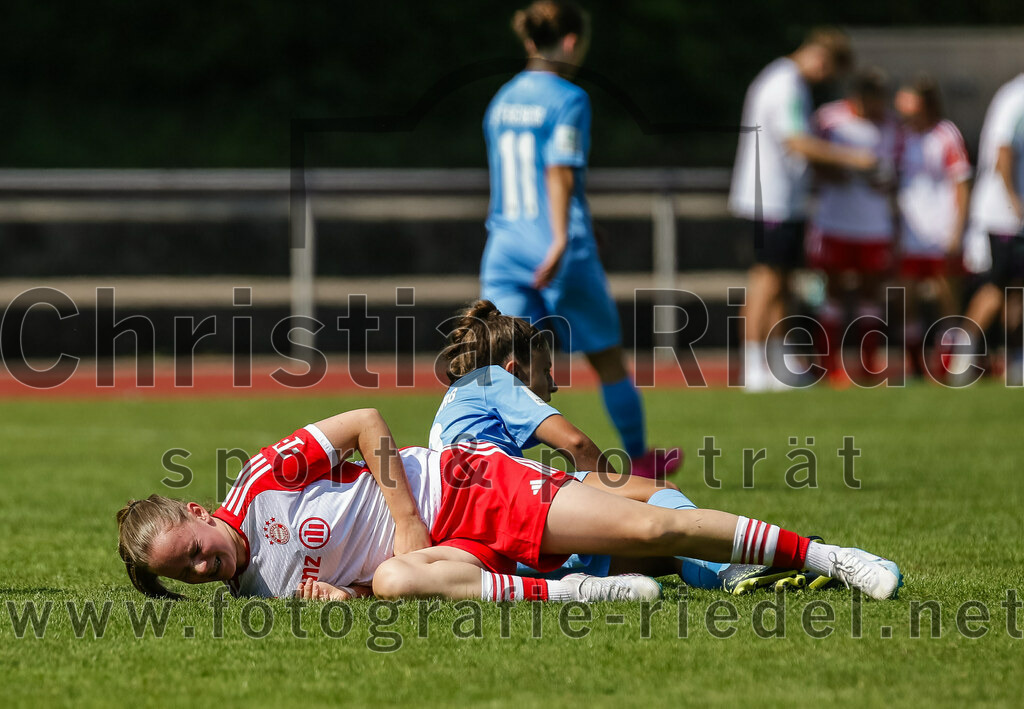 2023-09-09_073_FC_Bayern_Muenchen_gegen_SC_Freiburg | Aschheim, Deutschland, 09.09.2023:
Fußball, B-Juniorinnen-Bundesliga Süd 2023 / 2024, 1. Spieltag, FC Bayern München gegen SC Freiburg, Endergebnis: 4:0

Foto: Christian Riedel / fotografie-riedel.net