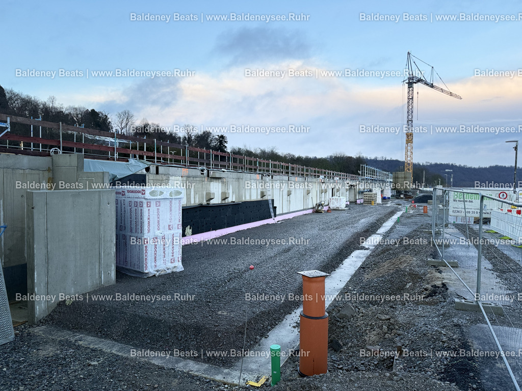 Bautagebuch - Regattatribüne Baldeneysee | Alle Nutzungsrechte vorbehalten. Jede Nutzung des Bildes bedarf einer gültigen Lizenz. Der Urheber- und Quellenhinweis „Foto: Cesar von Meissen / Baldeneysee.Ruhr“ ist bei jeder Veröffentlichung direkt am Bild anzubringen. Eine Weitergabe, Unterlizenzierung oder Weiterveräußerung an Dritte ist unzulässig. - Realisiert mit Pictrs.com