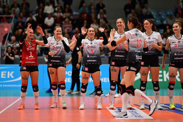 Volleyball I Frauen I Saison 2025-2026 I Bundesliga I 5. Spieltag I ETV Hamburger Volksbank Volleys - Dresdner SC I 06668 | Der Sportfotograf. - Realisiert mit Pictrs.com