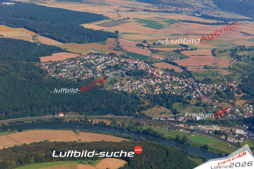 Die Luftaufnahme der Stadt Gemünden am Main wurde vom UL-Flugzeug heraus erstellt ( keine Drohne )- hohe Auflösung für beste Qualität
