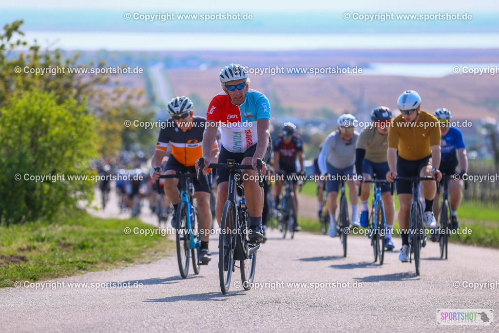 TRA_1022 | Neusiedlersee Radmarathon 2026@sportshot_your_pictrs #yourpictures#roadtowm2029 #nrm #neusiedlerseeradmarathon #neusiedlersee #neusiedlerseetourismus #burgenland #mörbisch #nrm26 #burgenlandtourismus #voglundco #poweredbyburgenlandtourismus #radsport #rad #marathon #ucigranfondo #visitburgenland #ucigranfondoworldseries