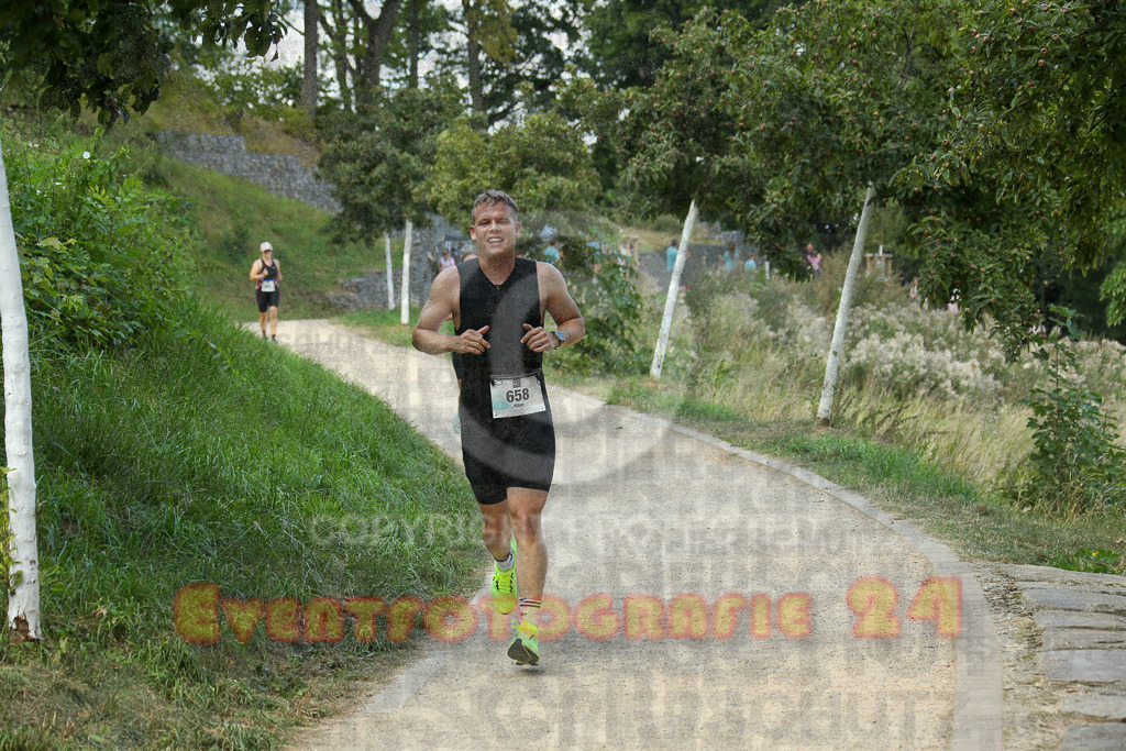 250824_1433_EX1_6621 | Sportfotografie im Rhein-Sieg Kreis, Köln, Bonn, NRW, Rheinland Pfalz, Hessen, etc. Unser Tätigkeitsfeld umfasst den Laufsport vom Volkslauf über den Marathon, Duathlon, Triathon bis zum Ultralauf wie Kölnpfad Ultra oder Schindertrail.