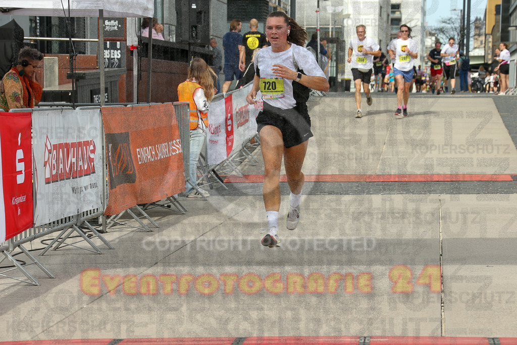 250920_1327_EX1_4758 | Sportfotografie im Rhein-Sieg Kreis, Köln, Bonn, NRW, Rheinland Pfalz, Hessen, etc. Unser Tätigkeitsfeld umfasst den Laufsport vom Volkslauf über den Marathon, Duathlon, Triathon bis zum Ultralauf wie Kölnpfad Ultra oder Schindertrail.