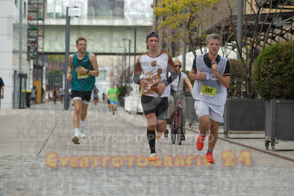 250920_1516_EV4_8324 | Sportfotografie im Rhein-Sieg Kreis, Köln, Bonn, NRW, Rheinland Pfalz, Hessen, etc. Unser Tätigkeitsfeld umfasst den Laufsport vom Volkslauf über den Marathon, Duathlon, Triathon bis zum Ultralauf wie Kölnpfad Ultra oder Schindertrail.