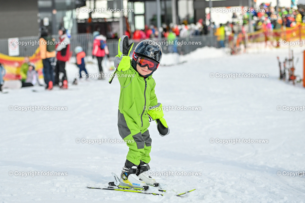 Hochficht_ Skigebiet_ Boehmerwald_ 04.02.2023-47 | 04.02.2023, Hochficht, AUT, Skigebiet Hochficht, Boehmerwald, im Bild Kinder bei Skifahren, Piste, Ski, Schnee, Skischule