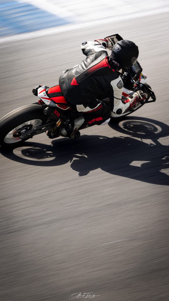 Ducati Trackday Hockenheimring 2026 | Entdecken Sie die faszinierende Welt von Alexander Tschuncky Arts: Kreative Fotografie, atemberaubende Automobilkunst und hochwertiger Bilderdruck. Lassen Sie sich inspirieren! - Realisiert mit Pictrs.com