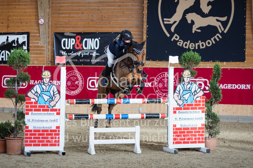 221127_Winterfestival_L-Spr_HPTTY-274 | Deine schönsten Turniermomente als professionelle Fotos! Entdecke hochwertige Pferdesport-Fotografie im Online-Shop. Jetzt Fotos finden & bestellen!