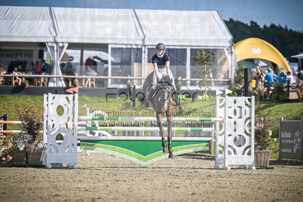 DOS_0548 | Entdecke hochwertige Reitturnierfotos von Foto Oger. Professionell, emotional und authentisch – jetzt Lieblingsmomente im Shop bestellen.Deutschlandweite Turnierfotografie. - Realisiert mit Pictrs.com