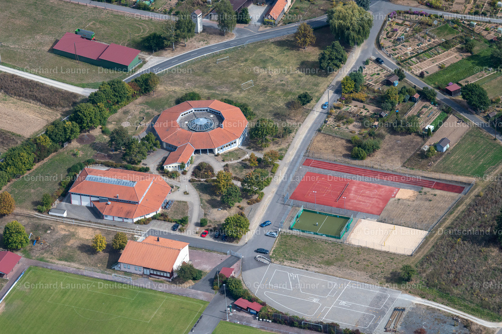 3904200 | Sportplatz, Steinfeld