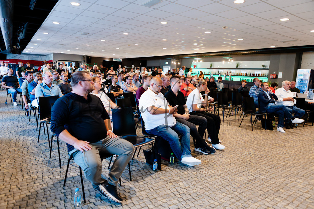 20260702-kreisfußballkonferenz-0050 | Das ist die Fotodatenbank für authentische Sportfotografie aus Münster: Markus Paletta fotografiert Teams, Sportler:innen, Kinder, Events & Unternehmen. - Realisiert mit Pictrs.com