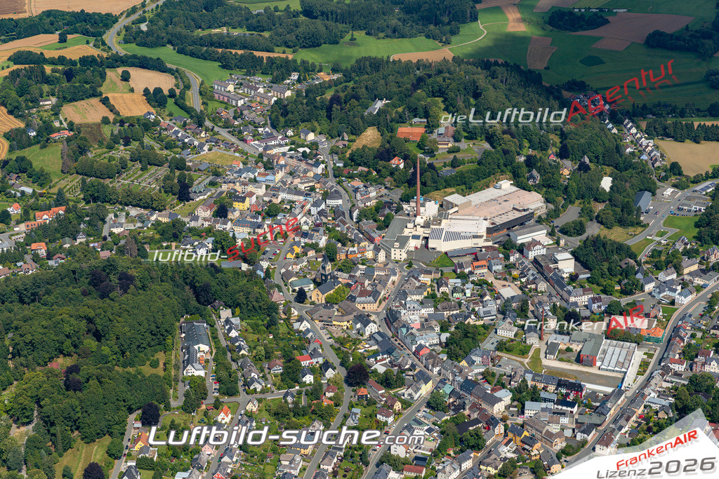 Aktuelles Luftbild von  Helmbrechts Kauf mit Lizenz / Bildrechten möglich- Die Luftaufnahme wurde 2021 mittels UL-Flugzeug erstellt ( keine Drohne ) - hochauflösende Kamera-Systeme von  Canon -Beste Qualität - Für grossformatige Ausdrucke geeignet. Die Geschenkidee !