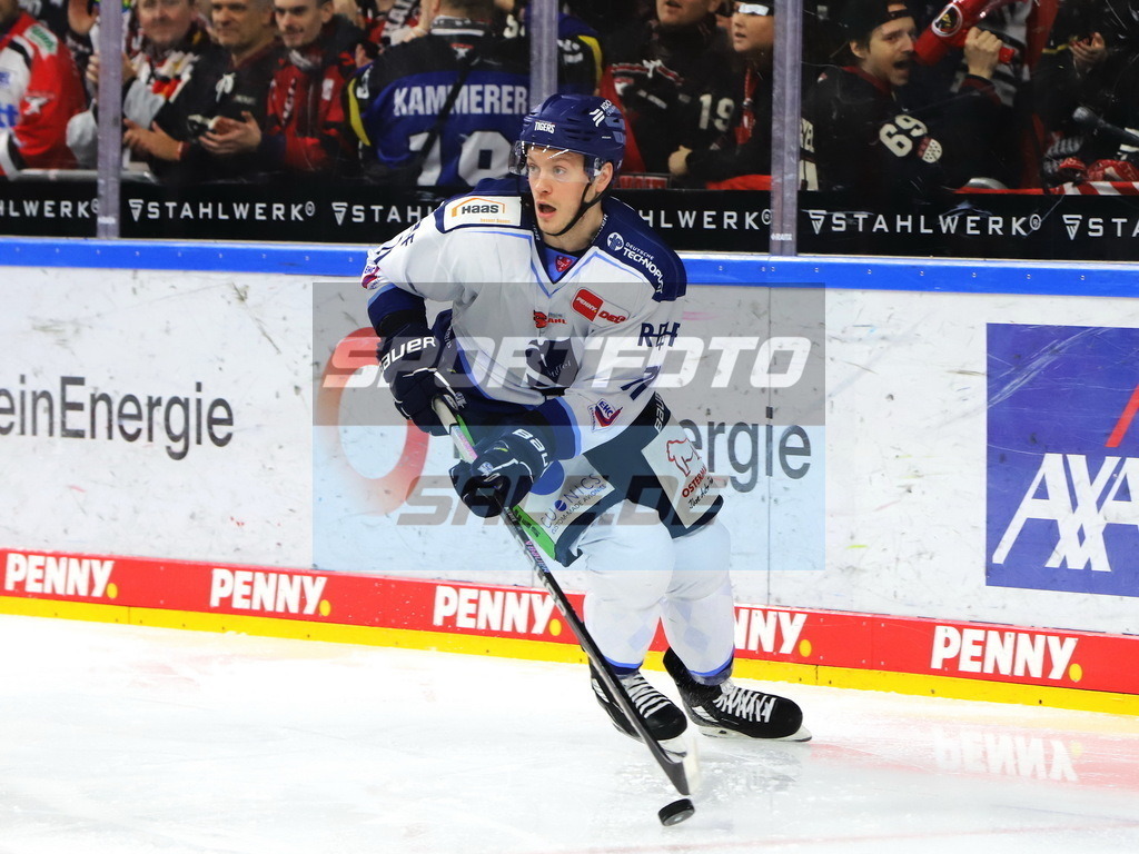 Trenton Bourque - STR | Trenton Bourque - STR - Realisiert mit Pictrs.com