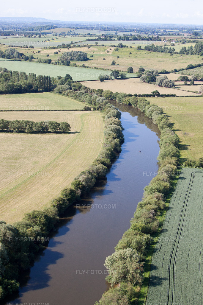 Aerial view: River Severn near Sandhurst in Ashleworth in the state England, Great Britain. – Photo: IMG_40730(39688).jpg taken on 06/11/2011 by Werner Riehm/FLY-FOTO.com – Resolution of the original: 3168 x 4752 px